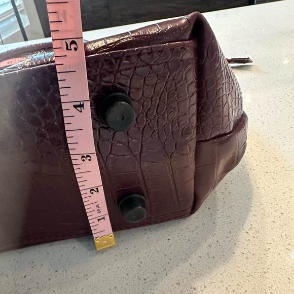 Gloria Vanderbilt Red/Burgandy Croc Patterned Shoulder Bag/Tote - Picture 10 of 13